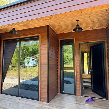 Shtegu I Gjelber- Wood 5* Kukes
