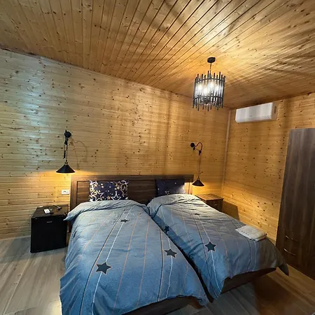 Shtegu I Gjelber- Wood Hotel