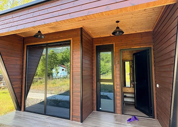 Shtegu I Gjelber- Wood 5* Kukes