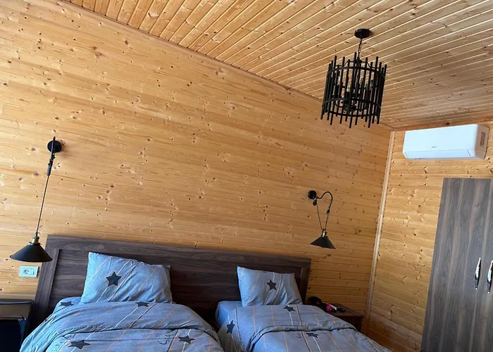 Shtegu I Gjelber- Wood Kukes