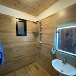 Shtegu I Gjelber- Wood Hotel 5*