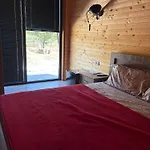Shtegu I Gjelber- Wood Kukes
